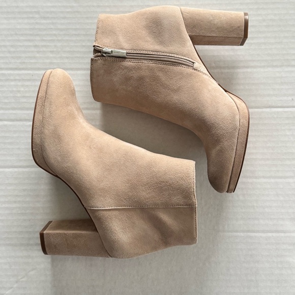 Vince Camuto VP Isanna Boots - Picture 5 of 15